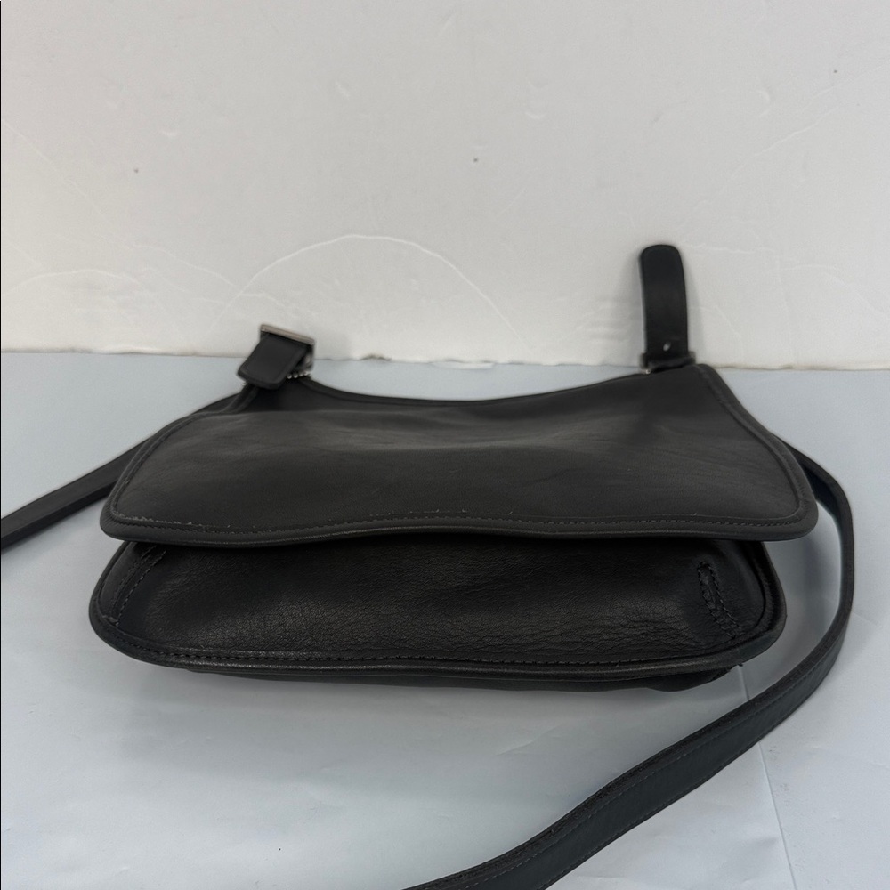 COACH VINTAGE Slim Hippie Flap Saddle Bag. - Picture 6 of 17
